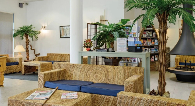 Cozy Breton Holiday Home Near the bay of Douarnenez, Забронировать Отель Отели Finistère с парковкой, Парковка