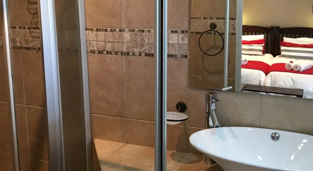Двухместный номер Standard с балконом 3 Liebeloft Guest House