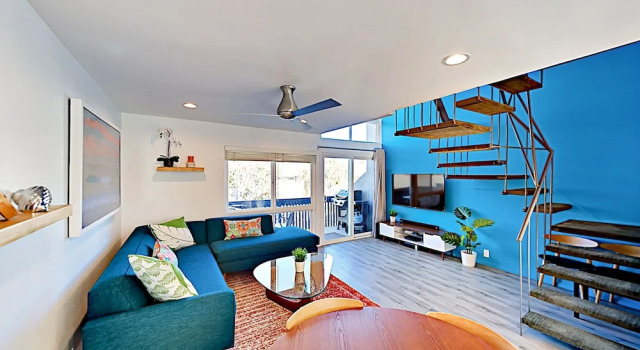 Modern Mountain-View Condo, 1 Block To Beach! Condo, Забронировать Отель Карпинтерия Santa Barbara and Vicinity, рядом с Пляж Карпинтерия-Стэйт