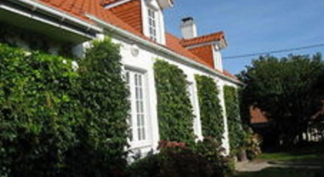 Stunning Holiday Home in Escalles near Sea, Varaa Hotelli  
