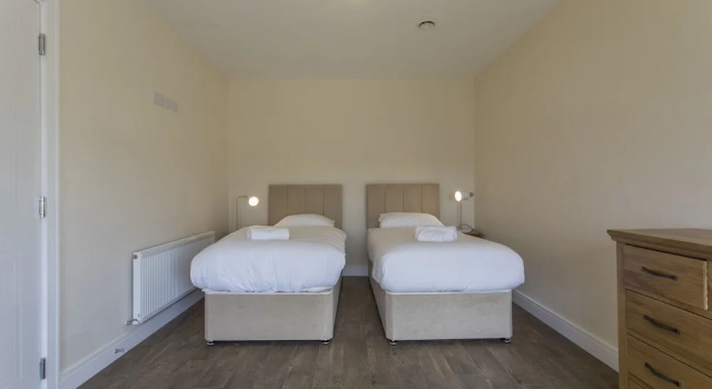 Коттедж Comfort с 4 комнатами с видом на залив Luxurious Malahide Townhouse
