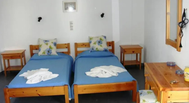Miraflores Studios, Prenota Hotel Naoussa 