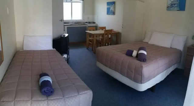 Студия Camellia Court Family Motel