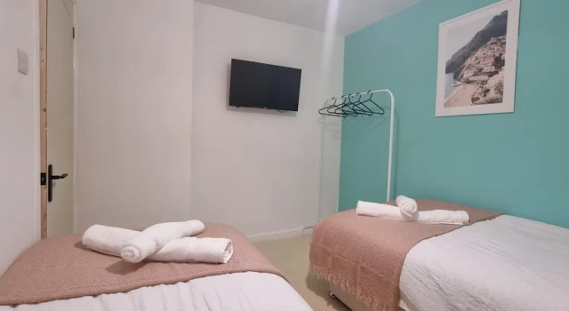 Stunning 3-bed Home Near City Centre, Chic Comfort, Забронировать Апартаменты/квартира Апартаменты Уэст-Мидлендс, Апартаменты/квартира