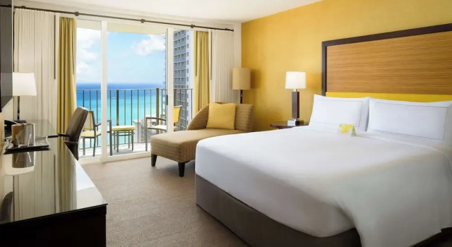 Двухместный номер Parlor Hilton Waikiki Beach Resort & Spa