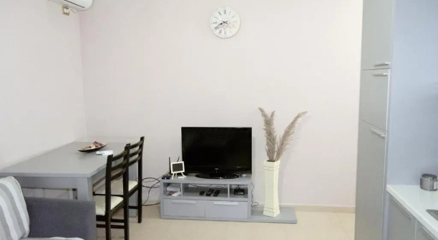 Апартаменты Lovely 1- Bedroom Apartm, Huge Balcony, Lovely View