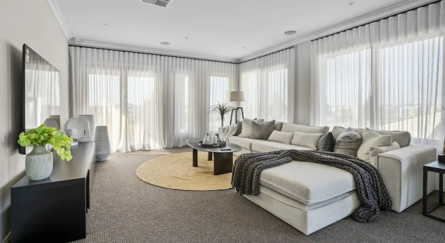 Семейный коттедж с балконом Werribee Luxe Home Family 6Bed Netflix