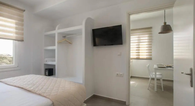 Phoenicia Naxos