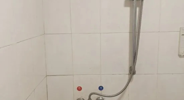 Кровать в общем номере (мужской номер) Xinhui Hotel