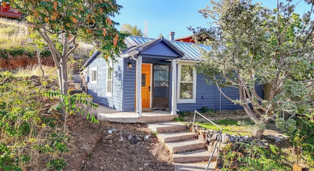 Коттедж Historic Retreat w/ Mtn Views in Pioche!