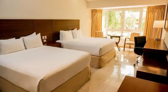 Четырёхместный номер Standard с балконом и с видом на бассейн Los Tajibos, Santa Cruz de la Sierra, a Tribute Portfolio Hotel