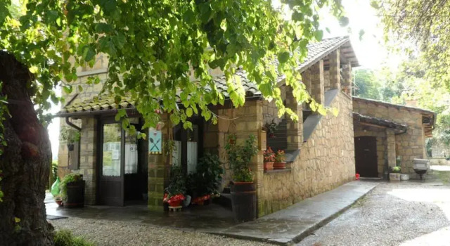 Mola Solis, Prenota Hotel Civitella d'Agliano Tuscia