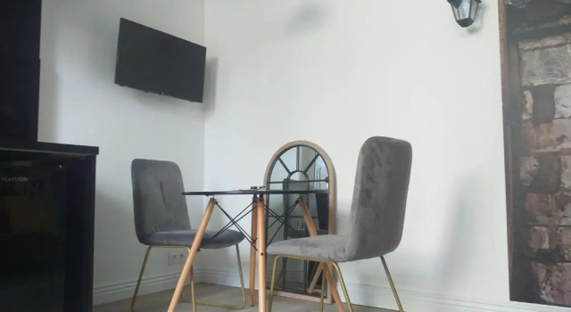 Апартаменты Les Volets Bleus - Au Calme avec petit Jardin et Patio - 3 appartements