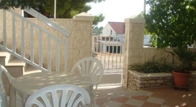 Apartments Topo, Prenota Appartamento Città di Lesina 