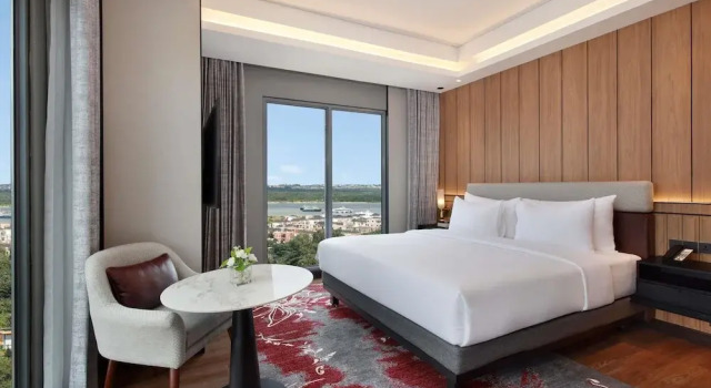 Люкс Deluxe Grand Mercure Batam Centre