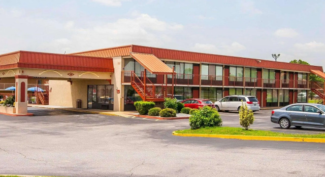 Кровать в общем номере Econo Lodge Dyersburg I-155
