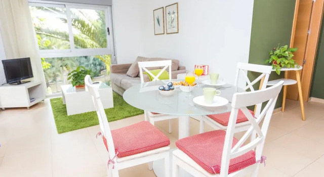 Двухместные семейные апартаменты с балконом Apartamentos El Palmeral de Madaria