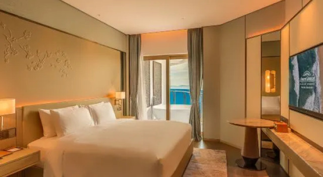 Люкс Executive с видом на море Howard Johnson Plaza by Wyndham Blue Bay Sihanoukville