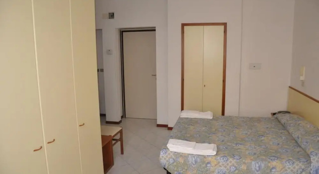 Трёхместный номер Standard с балконом Albergo Larenzia