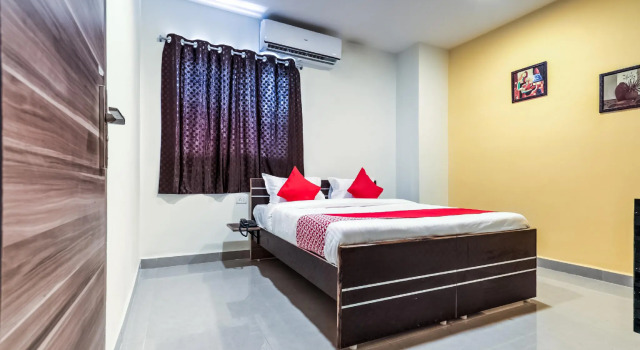 Capital O 13869 Hotel Saharsh Grand, Rezerwuj Hotel Kondapur 
