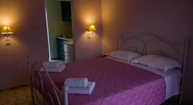 Двухместный номер Deluxe с балконом и с видом на внутренний двор Infinity blue beach apartments - Renovated Apartments 2 Minutes from the Sea & Pool with Scenic Views