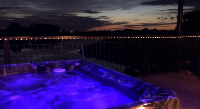 Апартаменты Waterside Escapes