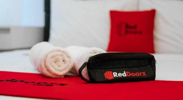 RedDoorz Syariah near RS Awal Bros Batam, Prenota Hotel Hotel economici a Nagoya