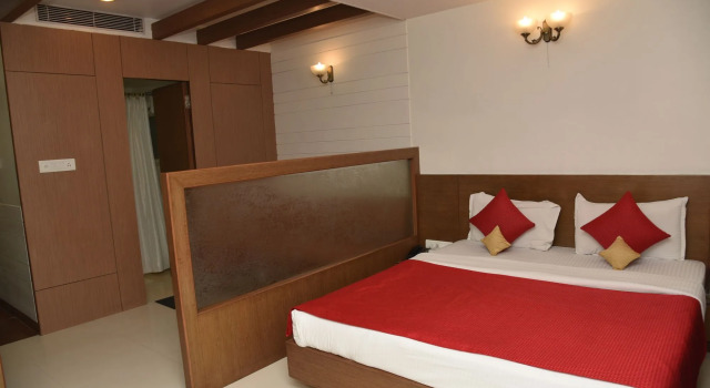 Hotel Rajhans Regent