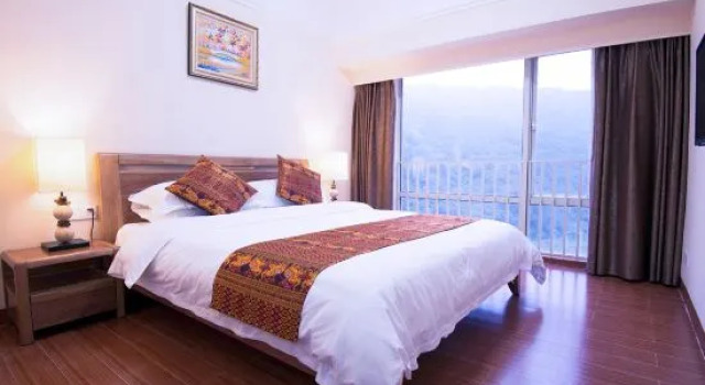 Люкс с 2 комнатами с видом на сад Weifudun Holiday Apartment (Hailing Island Poly Silver Beach)