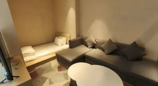 Люкс Business Lavande Hotel (Guangzhou Baiyun station Shijing subway station branch)