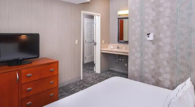 Четырёхместный номер Standard Courtyard by Marriott San Luis Obispo