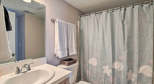 Апартаменты Beachfront Nags Head Condo w/ Private Balcony!