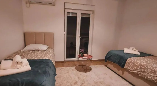 Camera doppia Deluxe Auto kamp Titograd