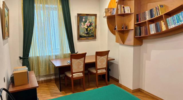 Квартира Просторная квартира в центре города, Забронировать Апартаменты/квартира Апартаменты Еревана, рядом с Дом-музей Ованеса Туманяна, Апартаменты/квартира