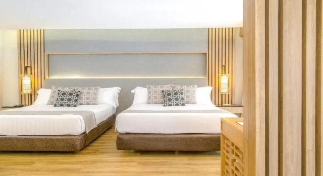 Номер с доступом в бассейн семейный Phuket Graceland Resort and Spa