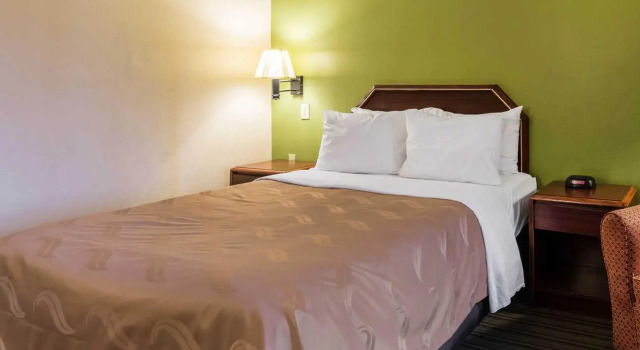 Номер Standard Quality Inn Alexandria