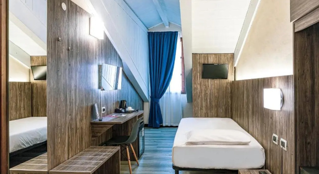 Одноместный номер Comfort Hotel Urbani