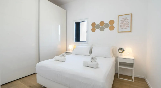 Luxury Beachfront Apartment by Airsuite, Забронировать Апартаменты/квартира Отели Тель-Авива с парковкой, рядом с Пляж Иерусалим, Парковка