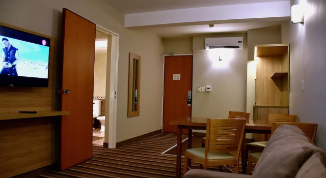 Одноместный люкс Hotel Tower Inn & Suites
