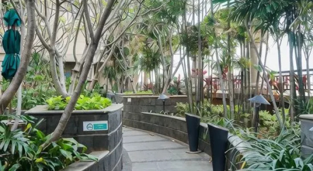 1Br Queen Bed at Ancol Marina Apartment Near Dufan by Travelio, Забронировать Апартаменты/квартира Отели Джакарты с бассейном, рядом с WTC Mangga Dua, Бассейн