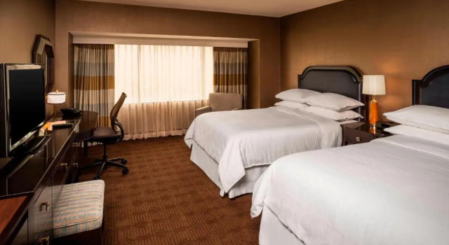 Четырёхместный номер Standard с видом на город The Plaza Hotel Columbus at Capitol Square
