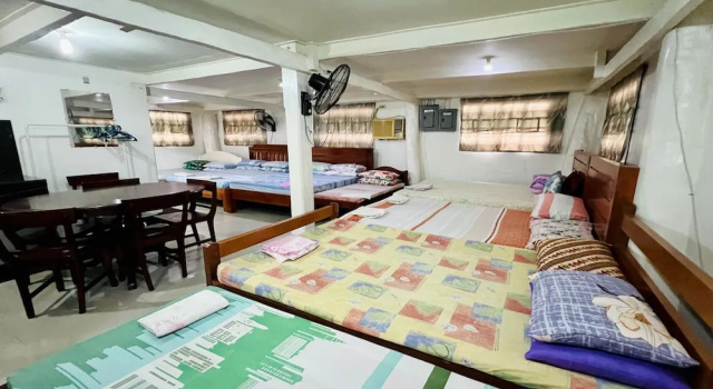Номер Superior King Henrys Transient House