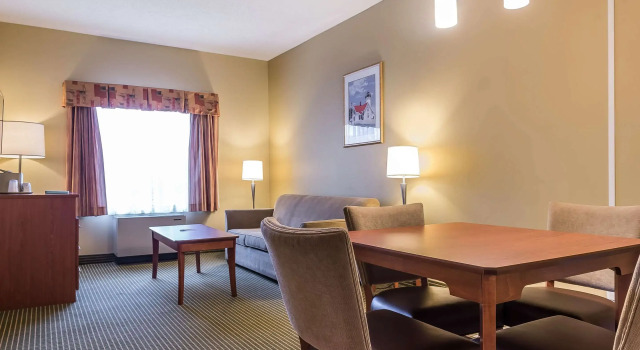 Двухместный люкс Quality Inn & Suites