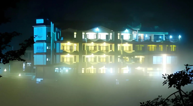 Hotel Hot Spring Therme & Spa, Varaa Hotelli Hotellit Himachal Pradesh ruokailulla, Puolitäysi / Täysihoito