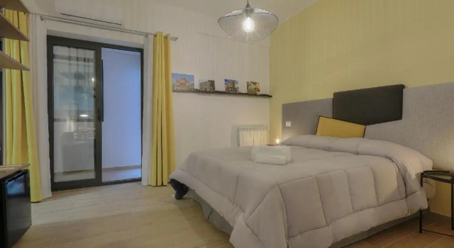 Meridiana B&B, Buchen Sie Bed & Breakfast Hotels in Palermo mit Frühstück, in der Nähe von La Cuba, Frühstück