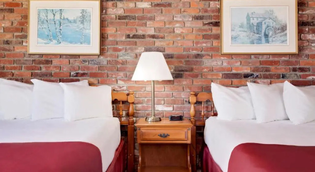 Четырёхместный номер Standard Ramada by Wyndham 1000 Islands Gananoque