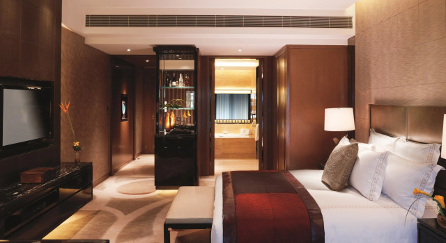 Двухместный номер Deluxe с видом на город The Ritz-Carlton, Hong Kong