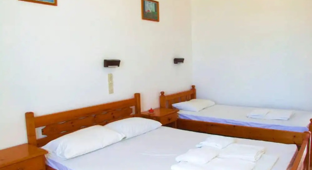 Трёхместный номер Classic с балконом и с видом на море Finikas Hotel