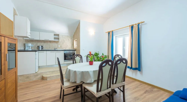 Апартаменты с 3 комнатами с балконом Apartments Lucija