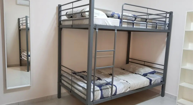 Апартаменты с 4 комнатами с балконом 24A Home Stay Near Bukit Bintang
